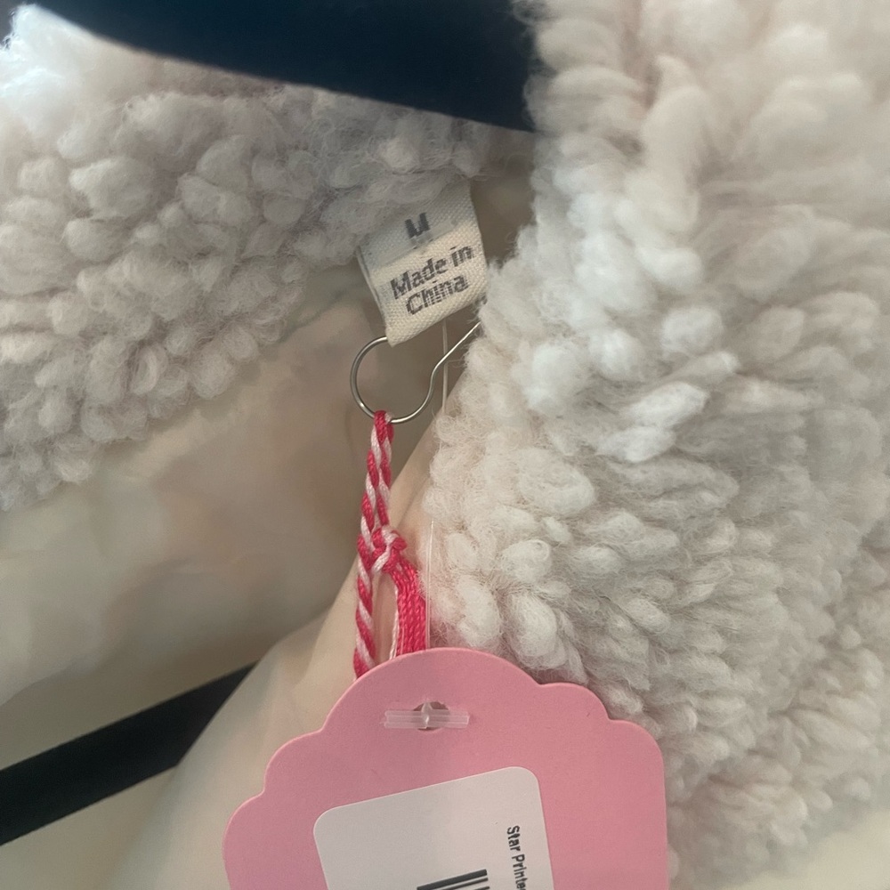 Umgee Pink Star Printed Zip Up Vest With Sherpa Detail - Picture 10 of 11